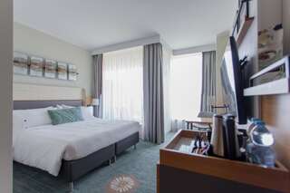 Отель Sopot Marriott Resort & Spa Сопот Номер с кроватью размера «king-size» и балконом-5